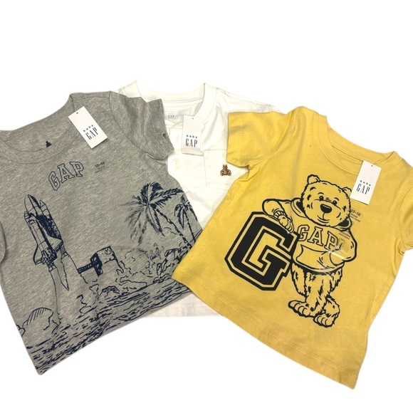 Bundle of 3x12-18mo GAP SS w graphics. Excellent cndtn. 15% off w 2+ bundle. - Picture 1 of 16